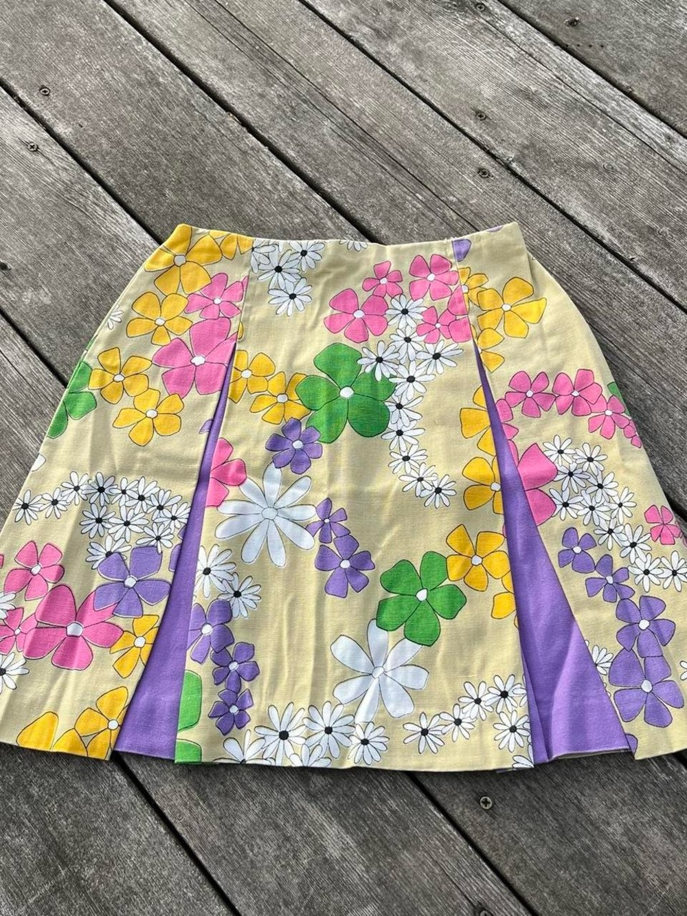 beige + multi 70s floral print pleated skirt